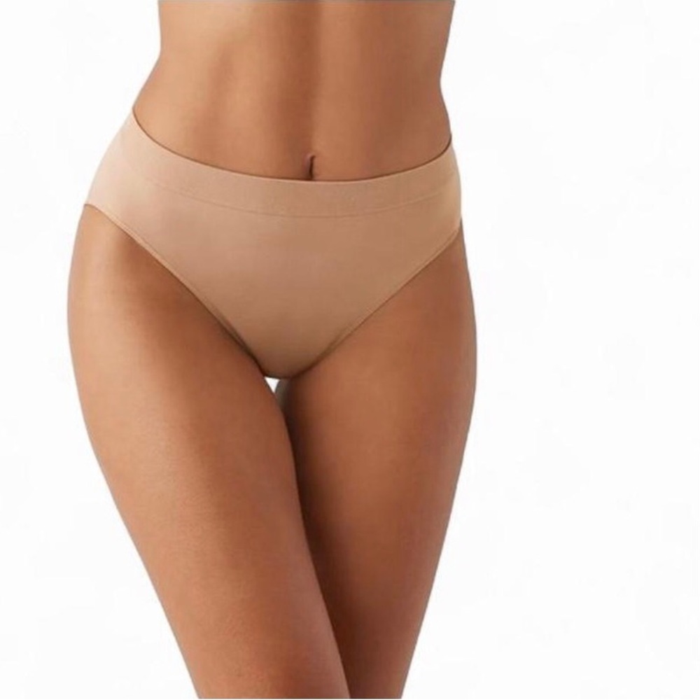 NWT Wacoal 834175 "B-Smooth" Seamless Hi-Cut Brief Panty, Beige M. - Picture 1 of 10